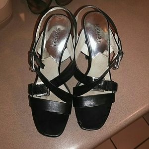 Final price MK heels 10 2×15$ in shoe